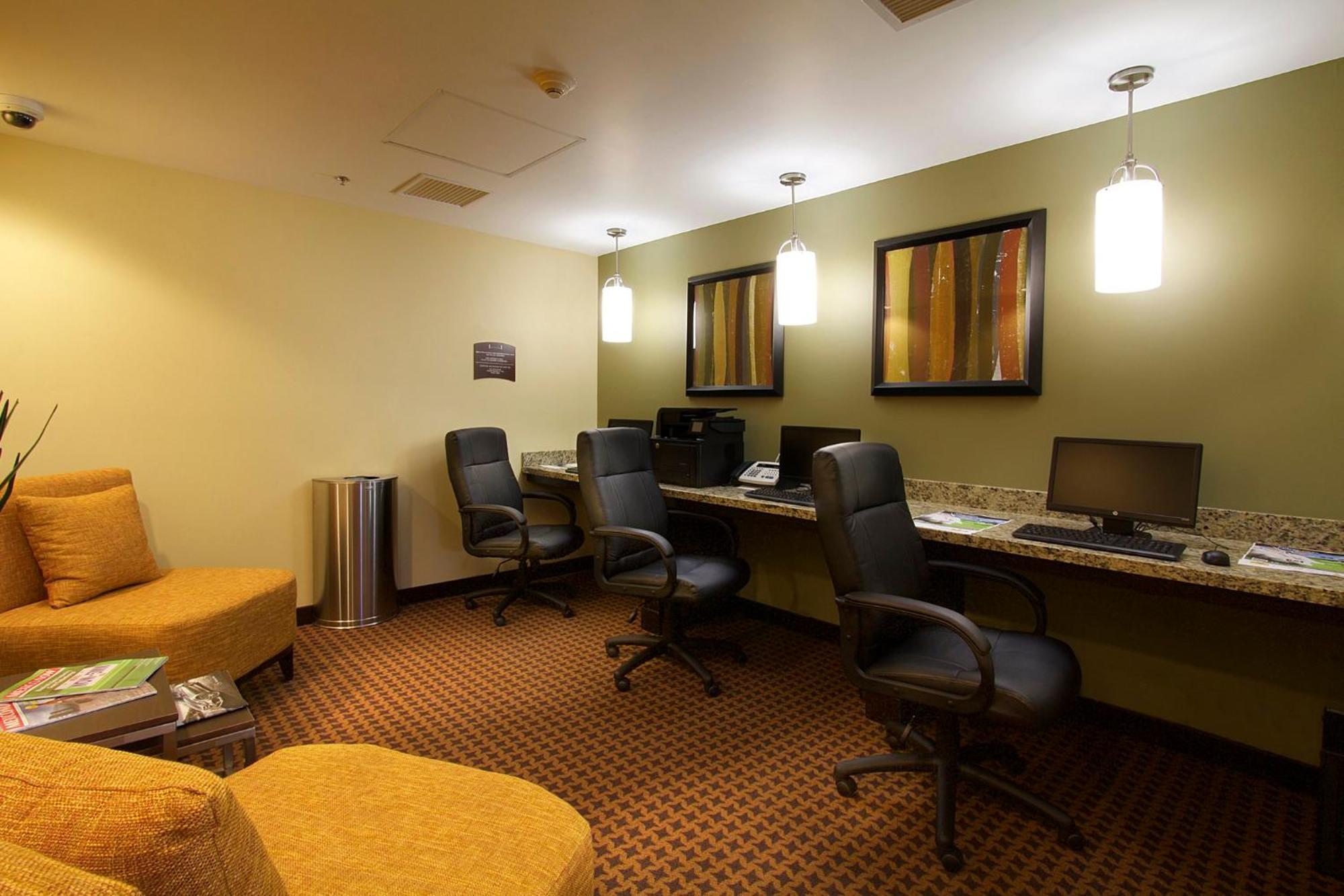 สเตย์บริดจ์ สวีท ชิอัวอัว Hotel ชิฮวาฮวา ภายนอก รูปภาพ