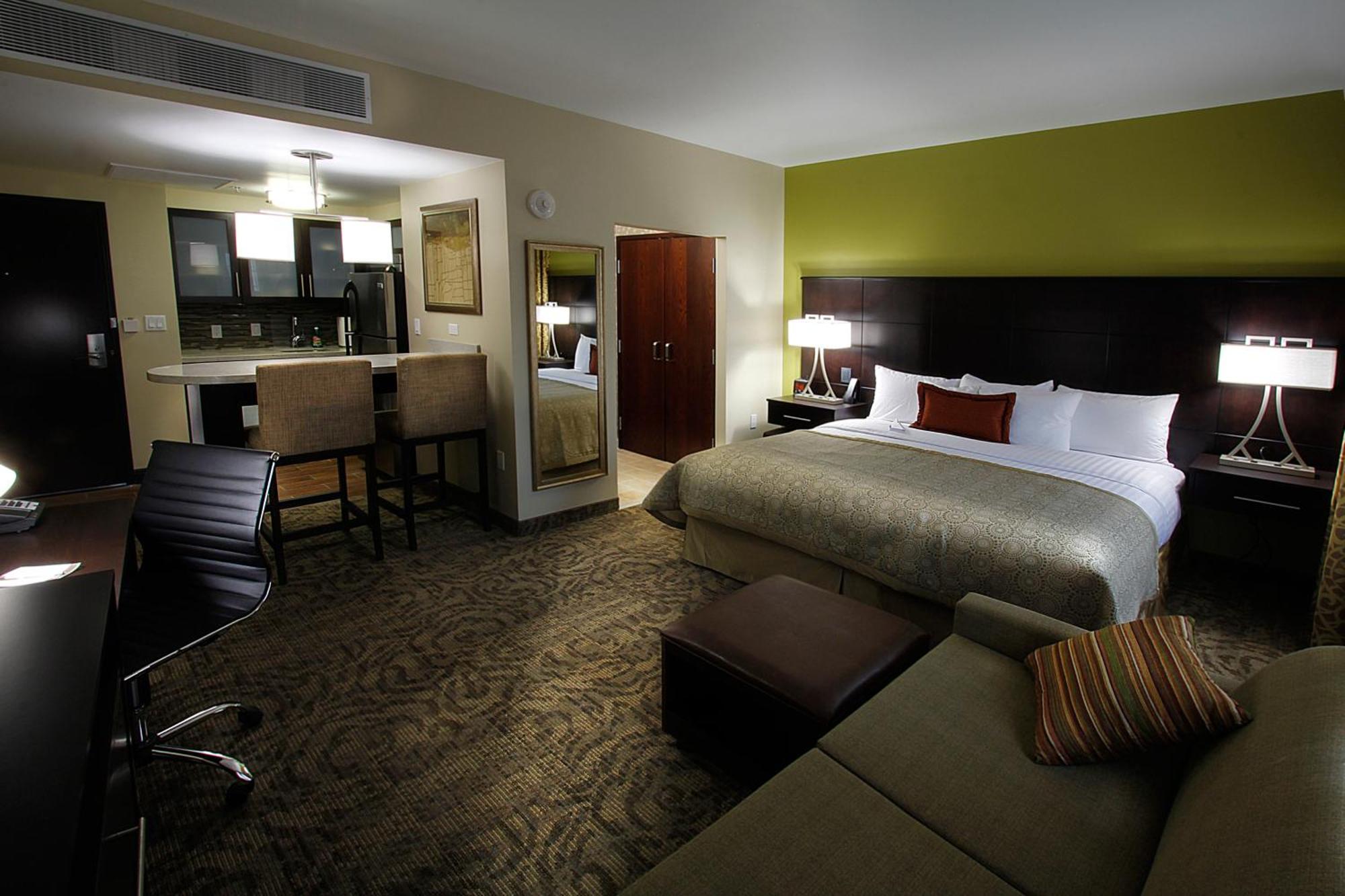 สเตย์บริดจ์ สวีท ชิอัวอัว Hotel ชิฮวาฮวา ภายนอก รูปภาพ